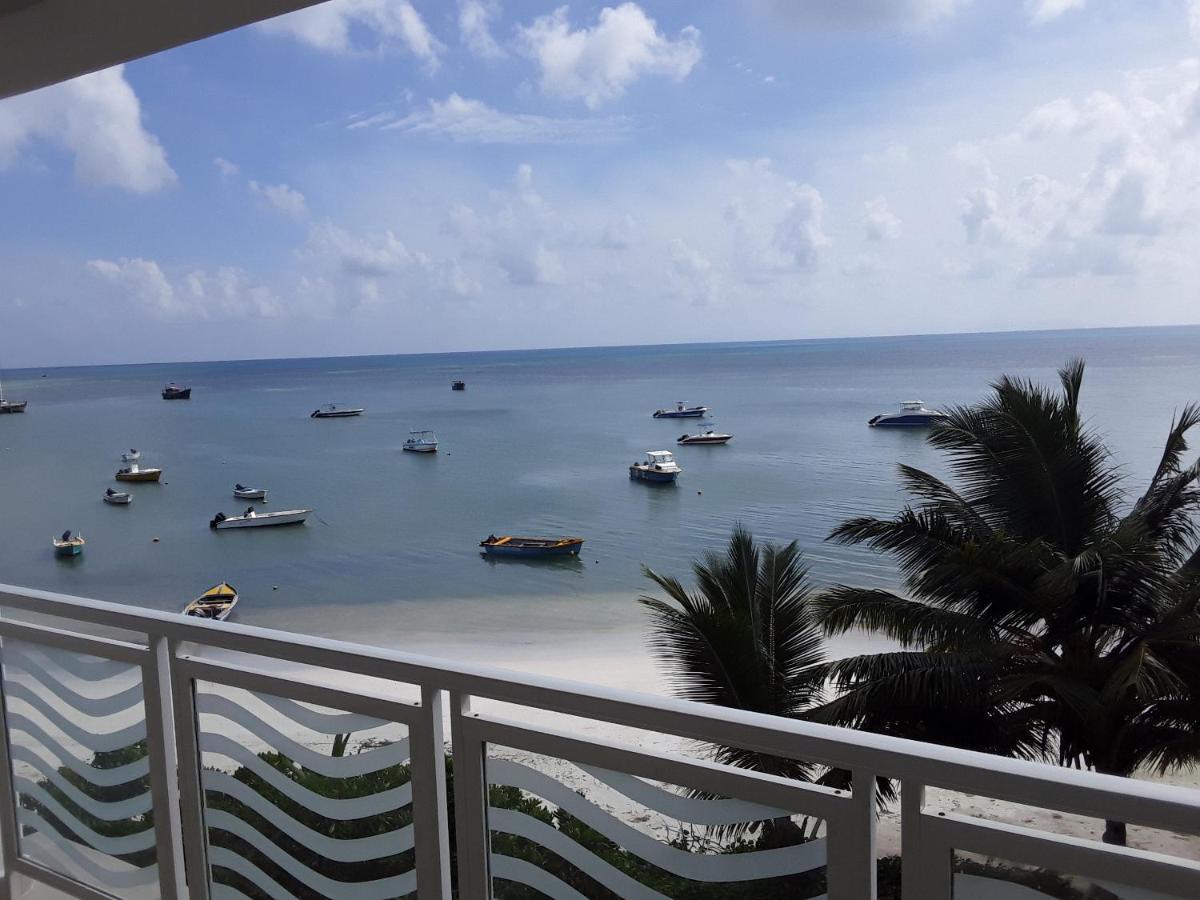 Diamond Plaza Hotel Grand Anse  Bagian luar foto