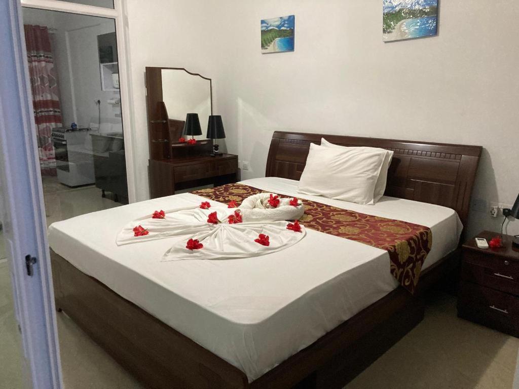 Diamond Plaza Hotel Grand Anse  Bagian luar foto