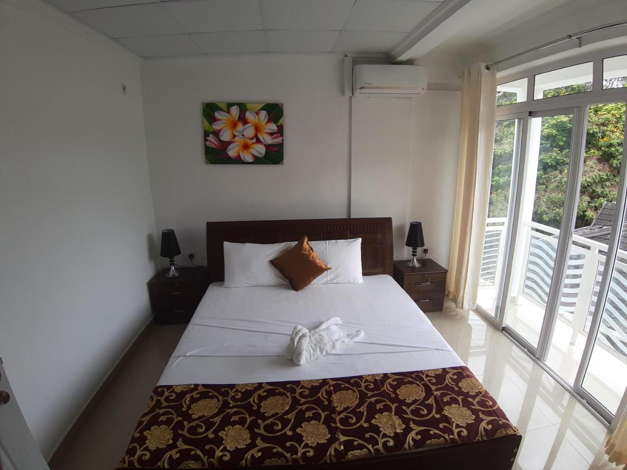 Diamond Plaza Hotel Grand Anse  Bagian luar foto