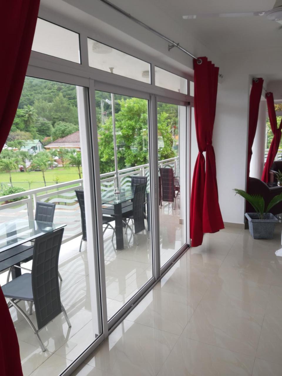 Diamond Plaza Hotel Grand Anse  Bagian luar foto