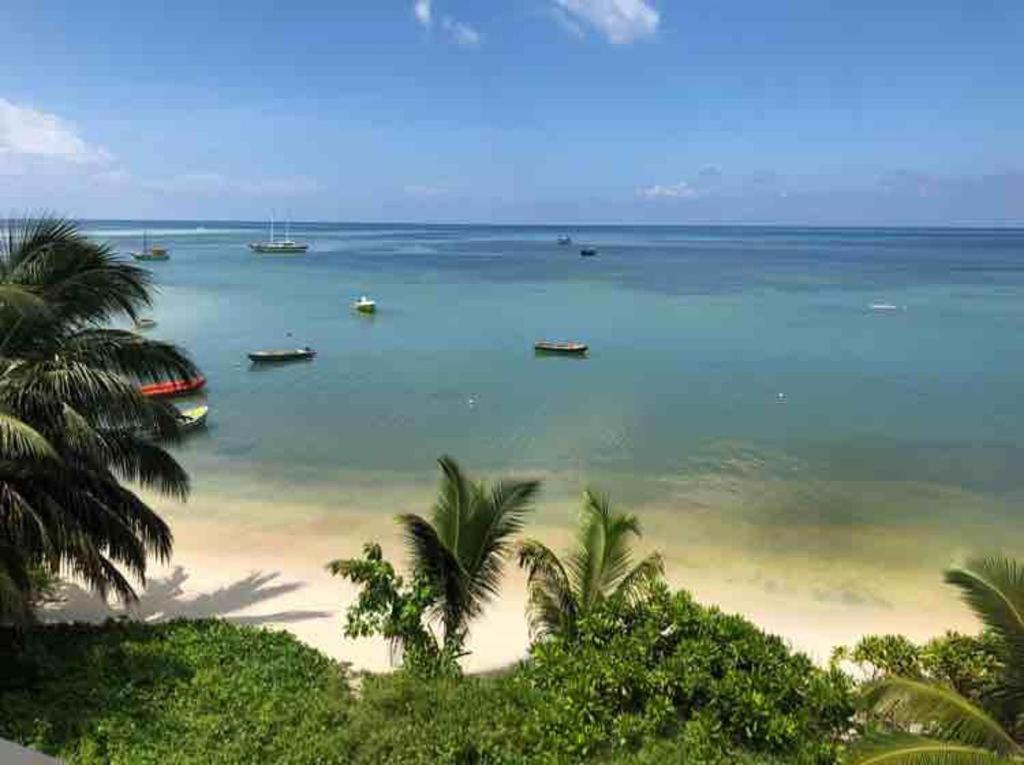 Diamond Plaza Hotel Grand Anse  Bagian luar foto